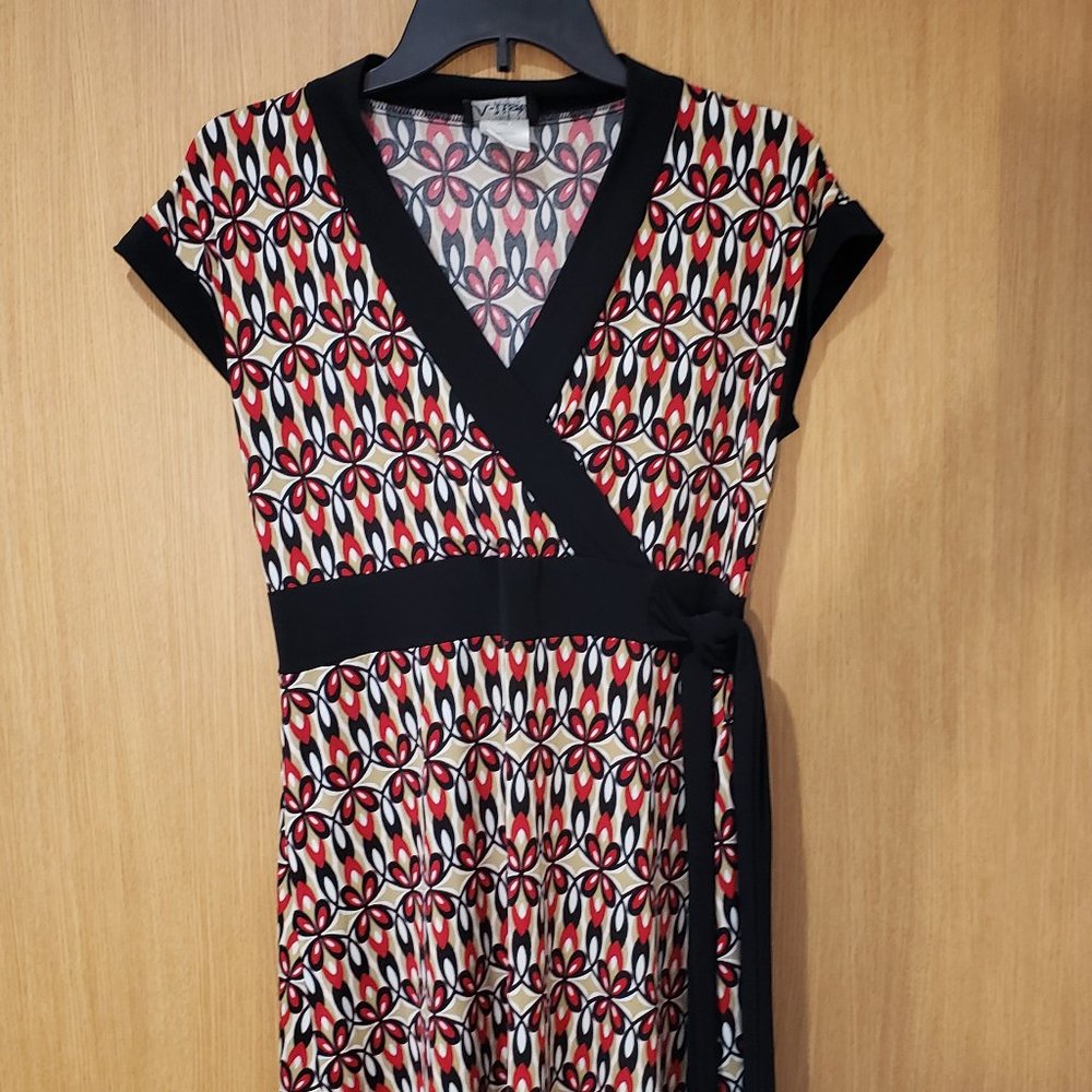 A-list by Wrapper, short sleeve faux wrap tie waist knee length dress, Large